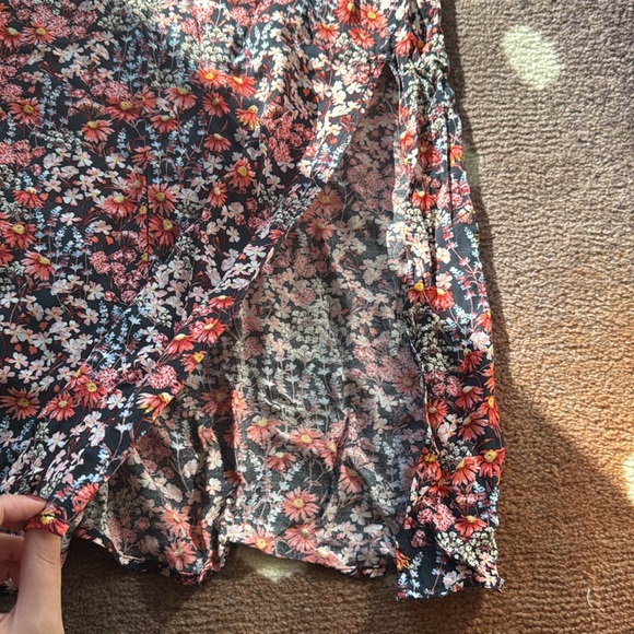 Floral Side Slit Satin Skirt - Picture 3 of 9